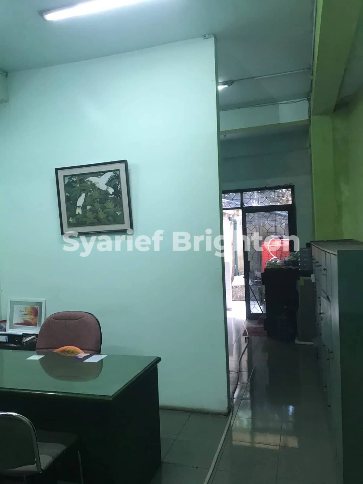 ruangan kantor lantai 1 ruko 4 lantai di Jl. Jend. H. Amir Machmud Cibabat Cimahi